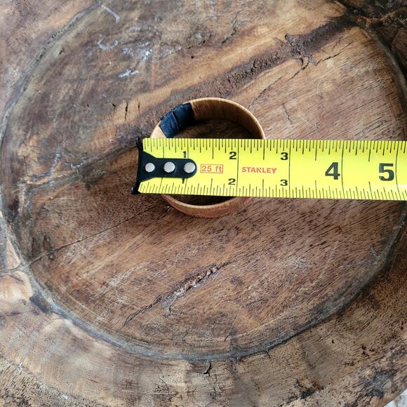 Hand woven grass bracelet - Picture 3 of 5